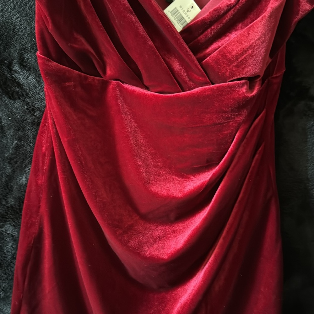 Windsor 👗 - Picture 3 of 7